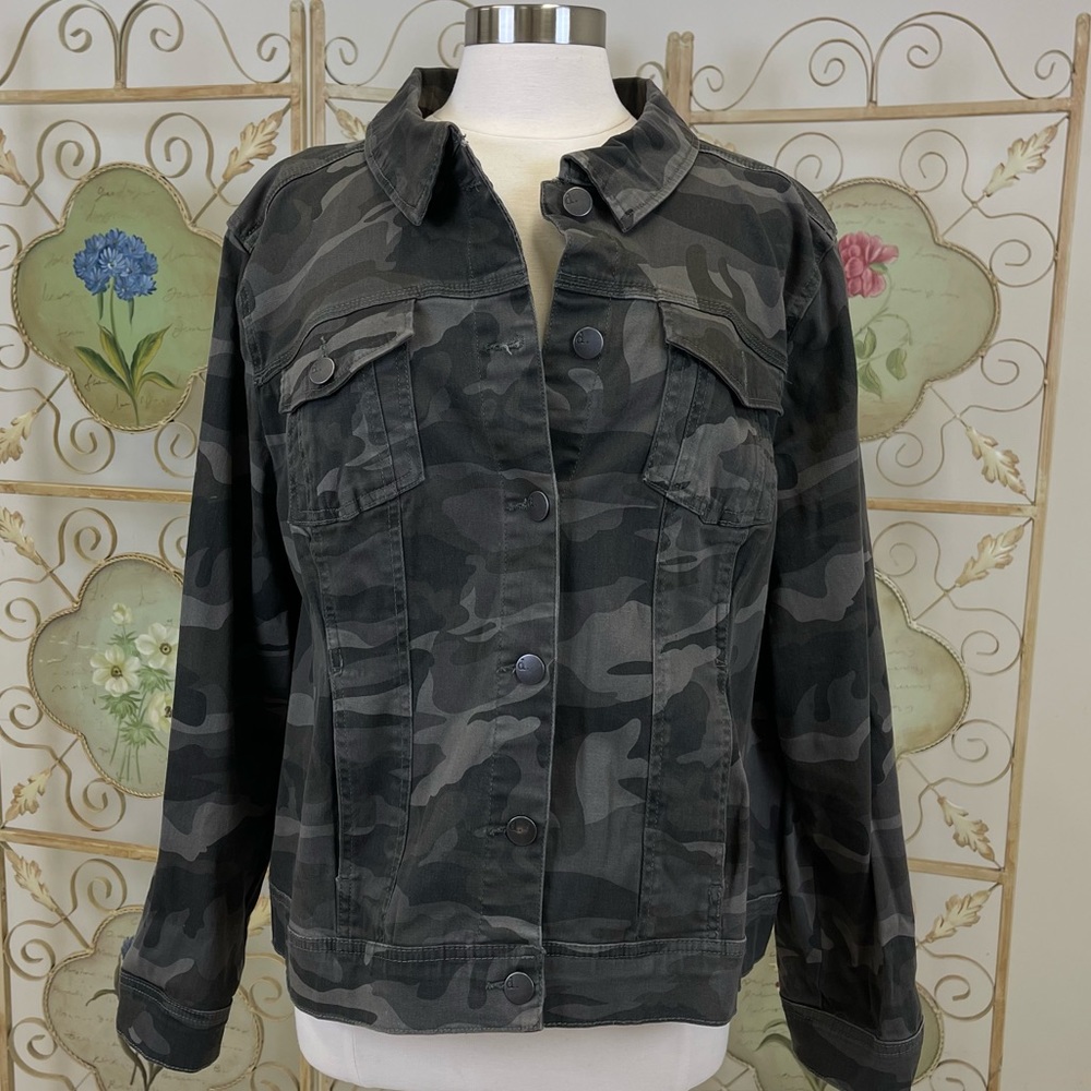 d.jeans Camo Print Denim Jacket